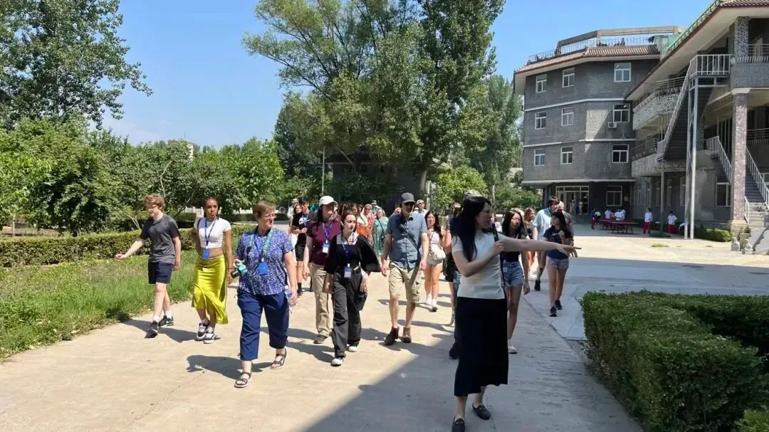 学生活动留影三